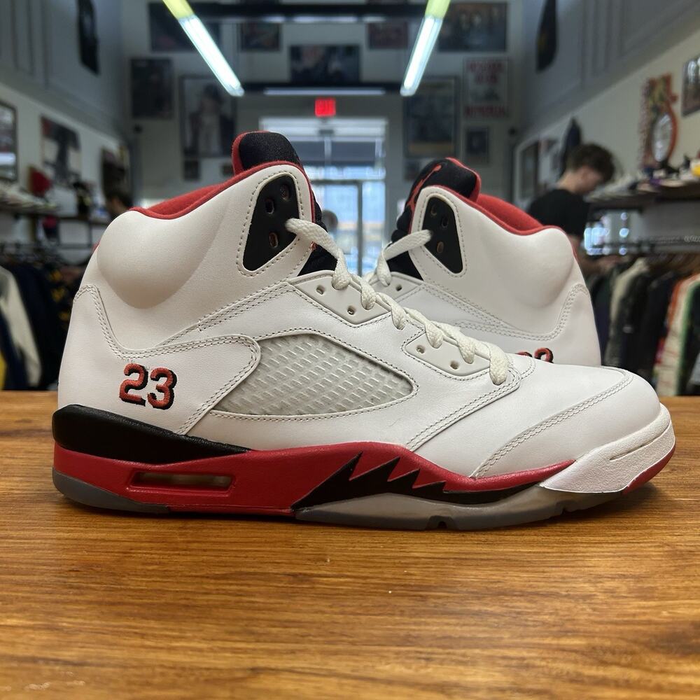 Size 11.5 - Air Jordan 5 Retro 2013 Fire Red Lightly Worn